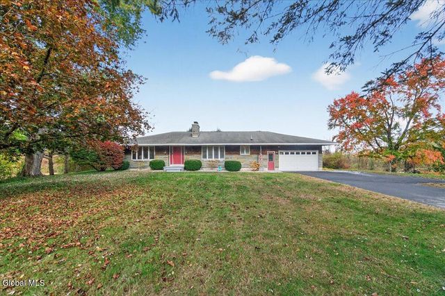 321 Middletown Road, Halfmoon, NY 12188