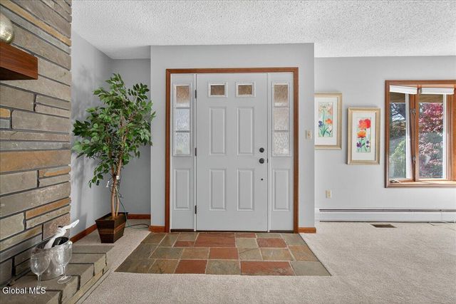 321 Middletown Road, Halfmoon, NY 12188