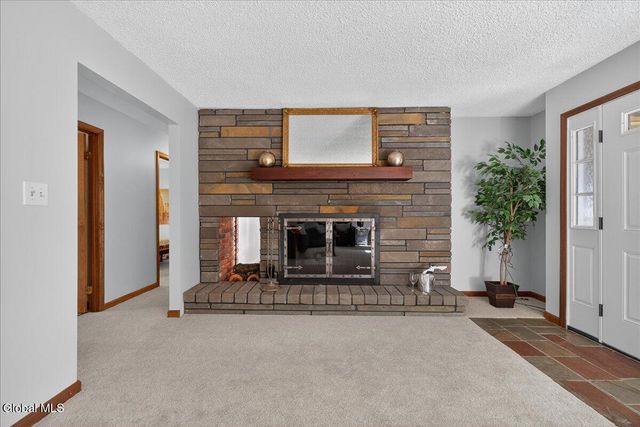 321 Middletown Road, Halfmoon, NY 12188