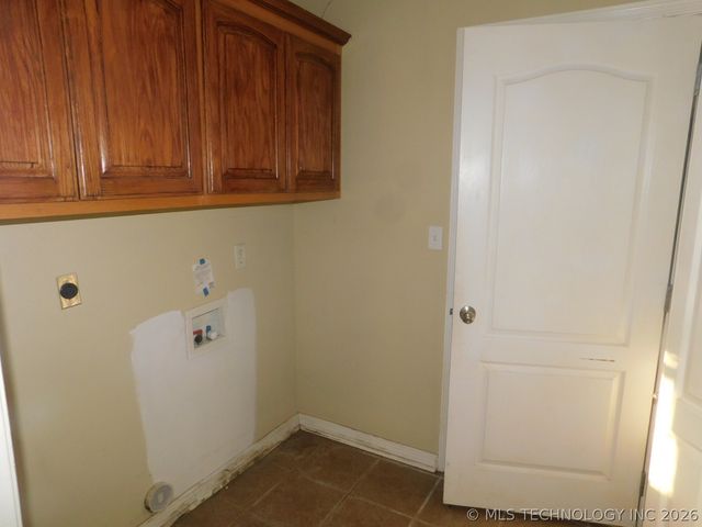 601 Meadowlark Lane, Warner, OK 74469