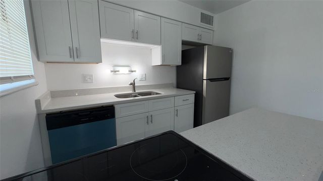 5325 CURRY FORD ROAD D206, Orlando, FL 32812