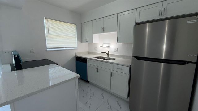 5325 CURRY FORD ROAD D206, Orlando, FL 32812
