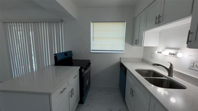 5325 CURRY FORD ROAD D206, Orlando, FL 32812