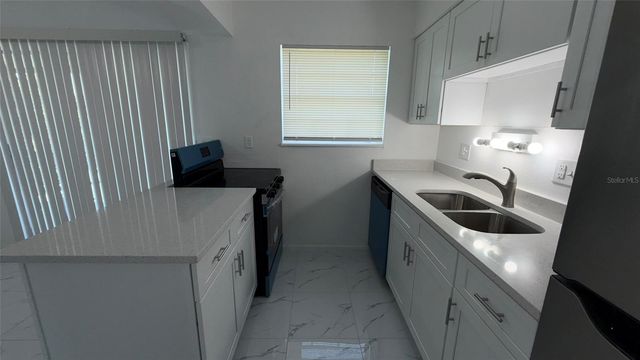5325 CURRY FORD ROAD D206, Orlando, FL 32812