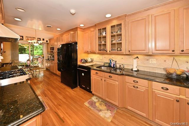 17 E Stemmer Lane, Suffern, NY 10901