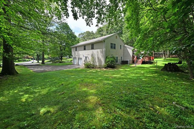 17 E Stemmer Lane, Suffern, NY 10901