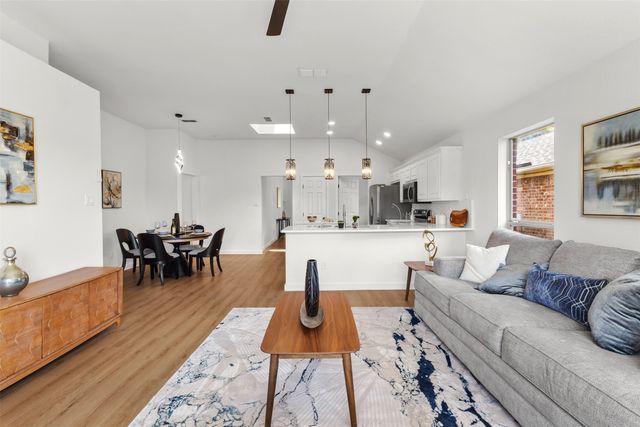 137 Flyaway Lane, Fort Worth, TX 76120