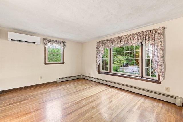 30 Ideal Ave, Chelmsford, MA 01824