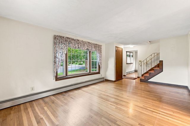 30 Ideal Ave, Chelmsford, MA 01824