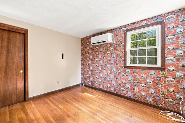 30 Ideal Ave, Chelmsford, MA 01824