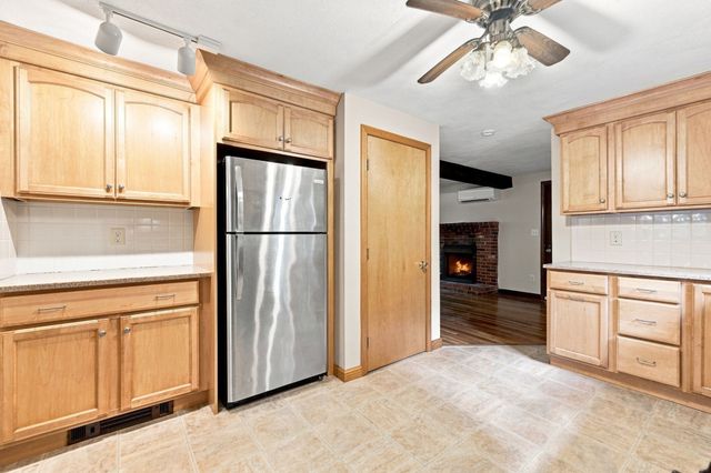 30 Ideal Ave, Chelmsford, MA 01824