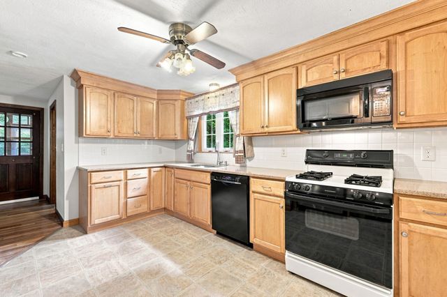 30 Ideal Ave, Chelmsford, MA 01824