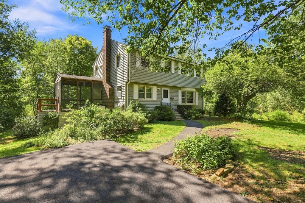 30 Ideal Ave, Chelmsford, MA 01824