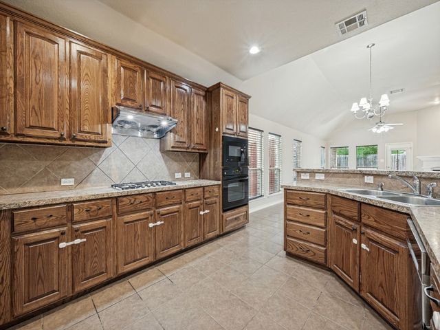 1513 Enchanted Rock Trail, Mckinney, TX 75072