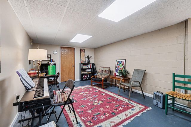 156 Carberry Hill Court, Kalamazoo, MI 49006