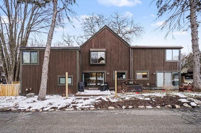 156 Carberry Hill Court, Kalamazoo, MI 49006