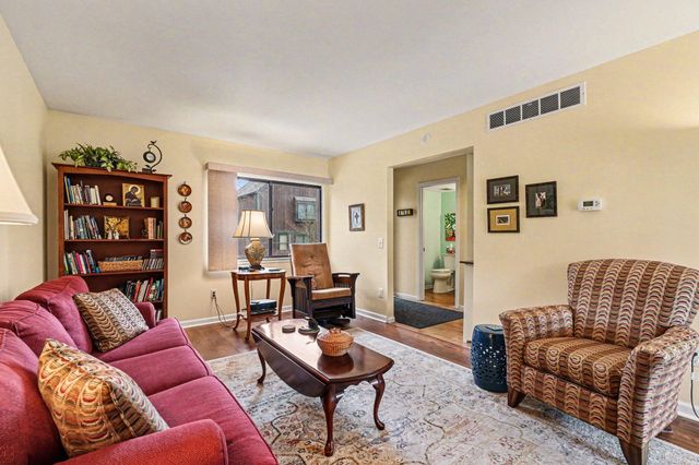 156 Carberry Hill Court, Kalamazoo, MI 49006