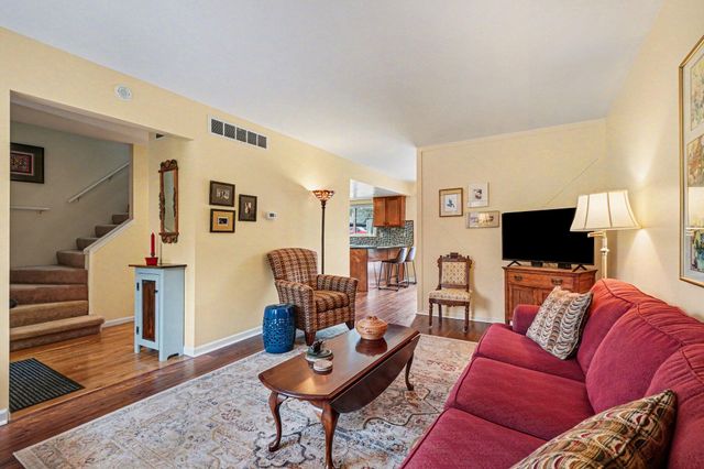 156 Carberry Hill Court, Kalamazoo, MI 49006