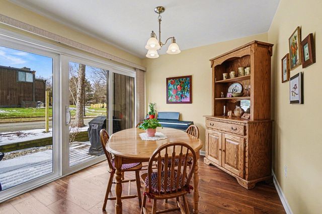 156 Carberry Hill Court, Kalamazoo, MI 49006