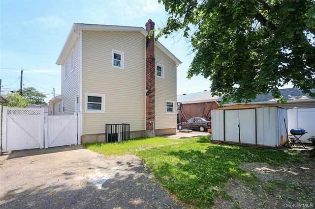 37 Lancaster Place, Hempstead, NY 11550