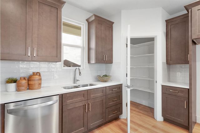 214 Cailin CT, Burnet, TX 78611