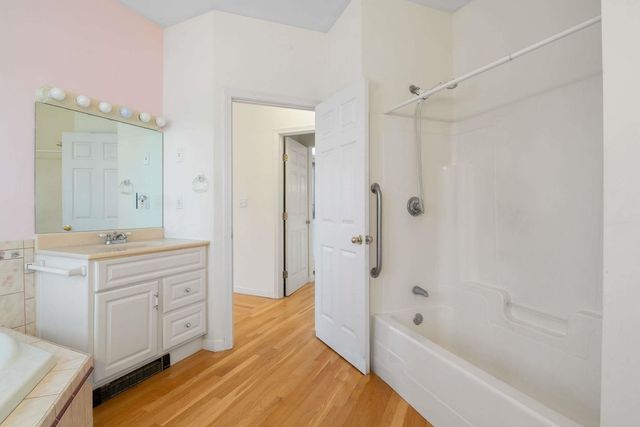 1 River Farm Road, York, ME 03909