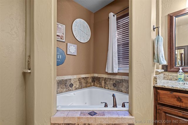 12600 State Highway 32 Highway, Marietta, OK 73448