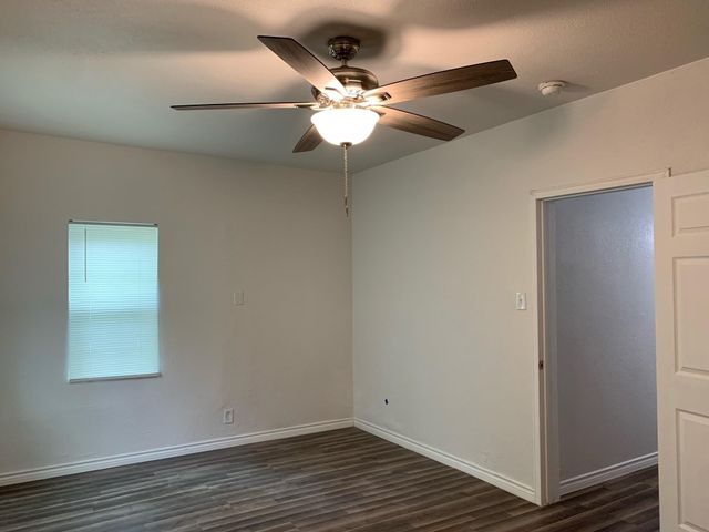 507 S Scullin Avenue, Denison, TX 75020