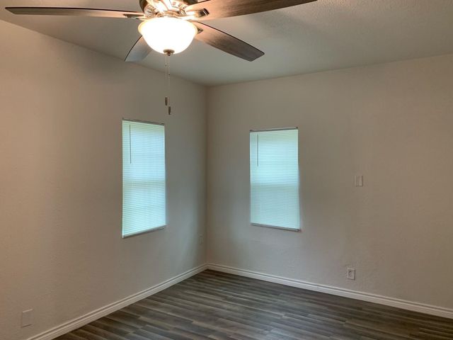 507 S Scullin Avenue, Denison, TX 75020