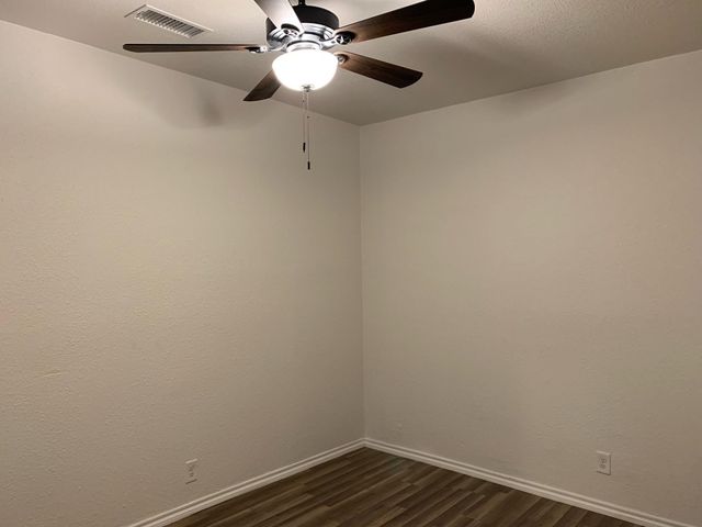 507 S Scullin Avenue, Denison, TX 75020