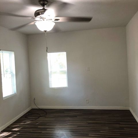 507 S Scullin Avenue, Denison, TX 75020