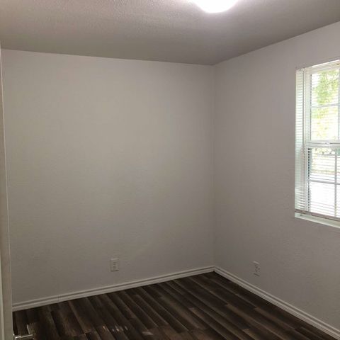 507 S Scullin Avenue, Denison, TX 75020