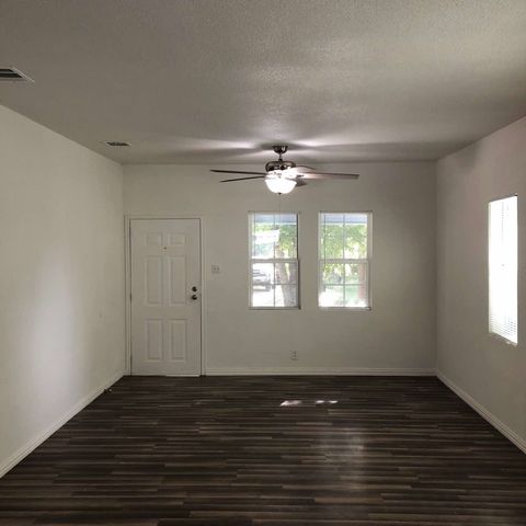 507 S Scullin Avenue, Denison, TX 75020