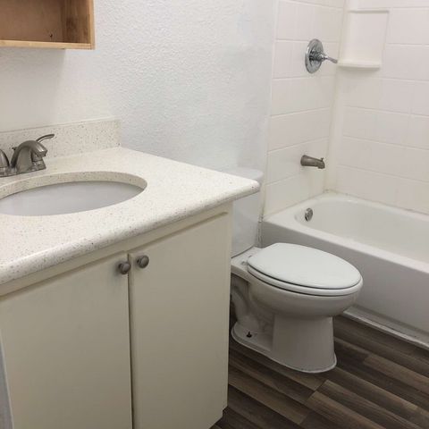 507 S Scullin Avenue, Denison, TX 75020