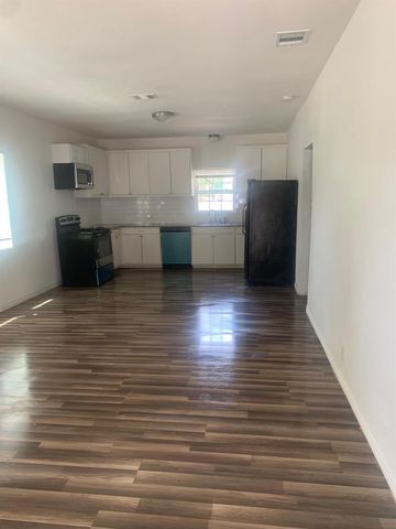 507 S Scullin Avenue, Denison, TX 75020