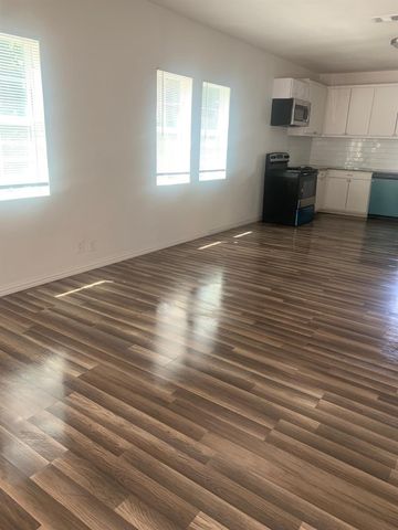 507 S Scullin Avenue, Denison, TX 75020