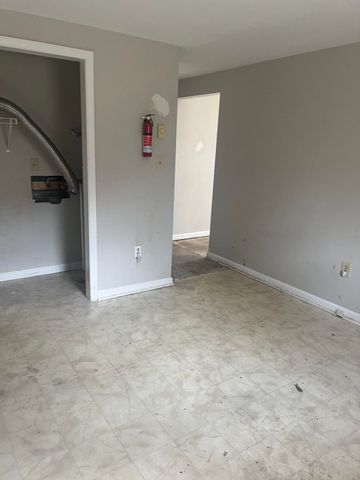 1701 Mayfield DR, Vinton, VA 24179