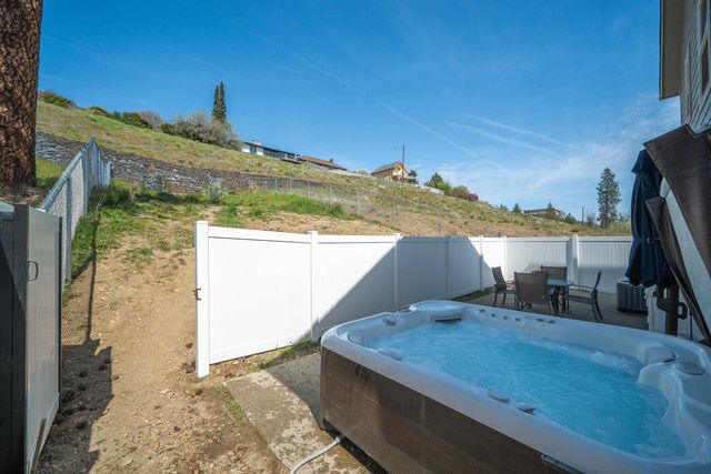 1212 W CORA Ave, Spokane, WA 99205