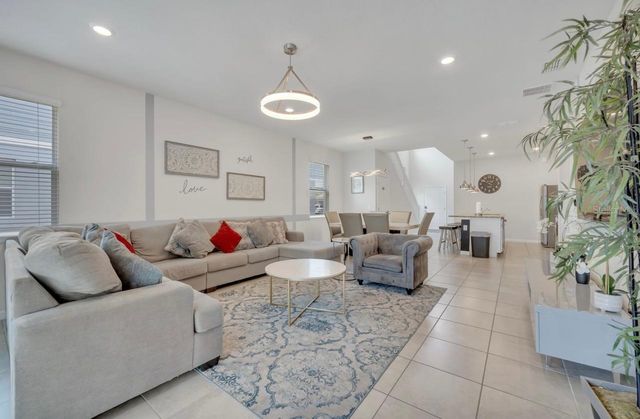 7204 OAKMOSS LOOP, Davenport, FL 33837