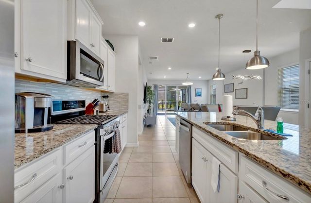 7204 OAKMOSS LOOP, Davenport, FL 33837