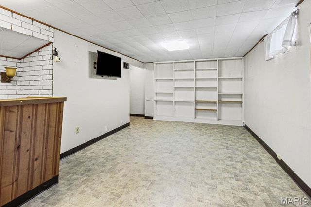 4052 Green Park Rd, Mehlville, MO 63123