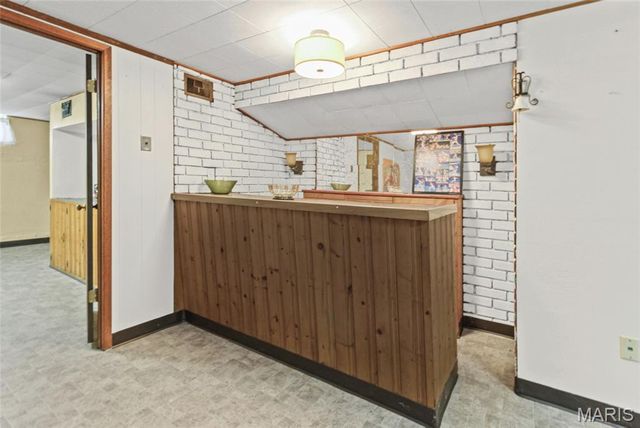 4052 Green Park Rd, Mehlville, MO 63123