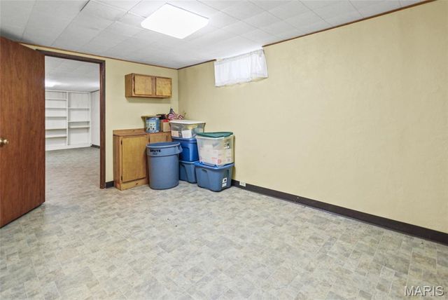 4052 Green Park Rd, Mehlville, MO 63123