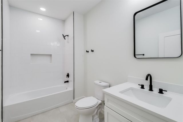 21415 Highland Lake DR, Lago Vista, TX 78645