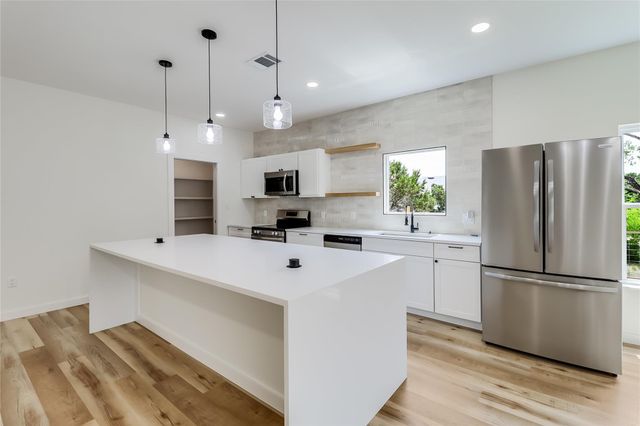 21415 Highland Lake DR, Lago Vista, TX 78645