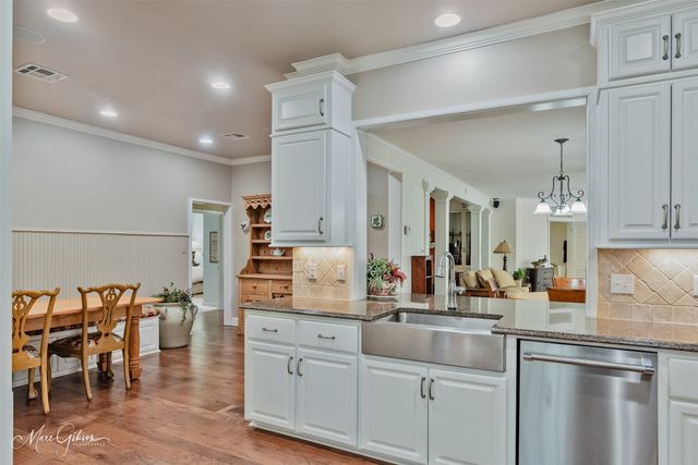 7112 E Ridge Drive, Shreveport, LA 71106