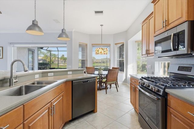 7029 LENNOX PLACE, University Park, FL 34201