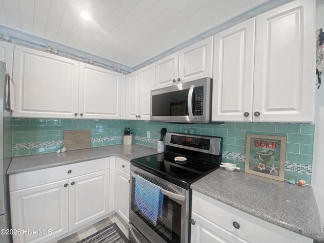 102 NE 21st Street, Oak Island, NC 28465