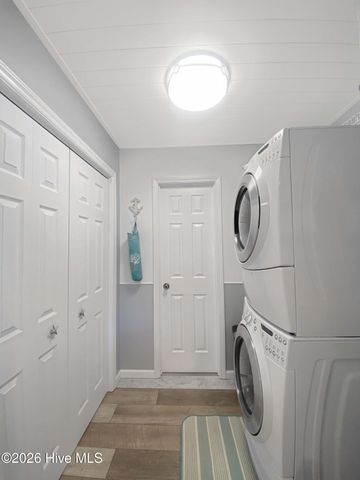 102 NE 21st Street, Oak Island, NC 28465