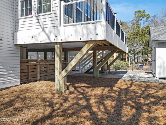 102 NE 21st Street, Oak Island, NC 28465